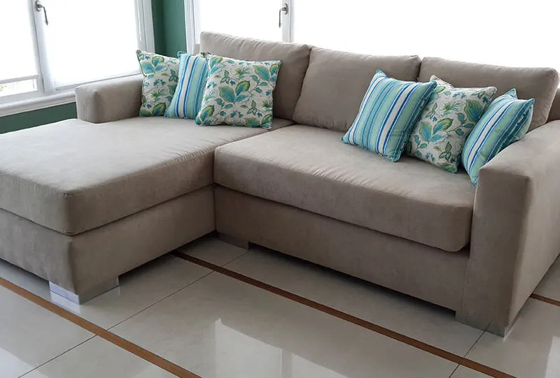 Sillon en L color gris